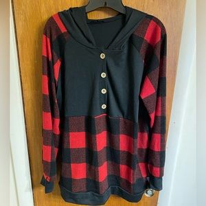 NWOT ladies size 1X Buffalo plaid pullover with hood